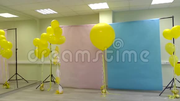 准备拍摄照片气球设计工作室视频的预览图