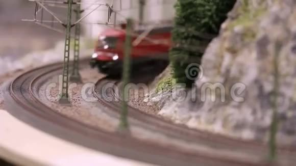 模型列车正在行驶视频的预览图