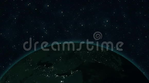 从太空看到地球上美丽的日出世界在蓝天星的宇宙中旋转高级详细4k3DRend视频的预览图
