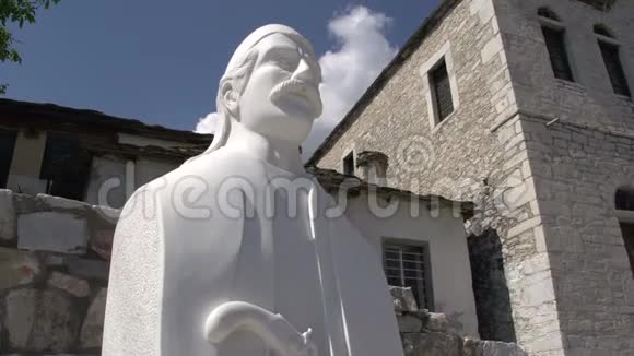 从希腊塔索斯神学院的雕像到建筑视频的预览图
