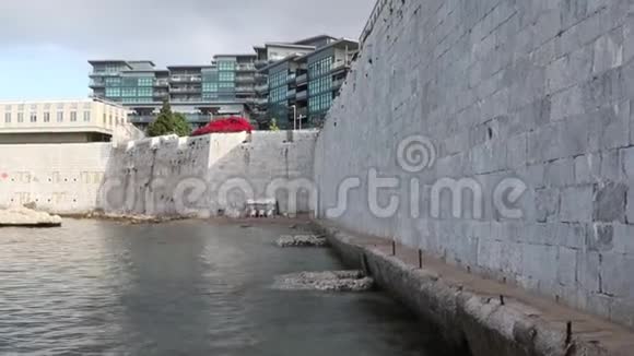 罗西亚湾直布罗陀视频的预览图