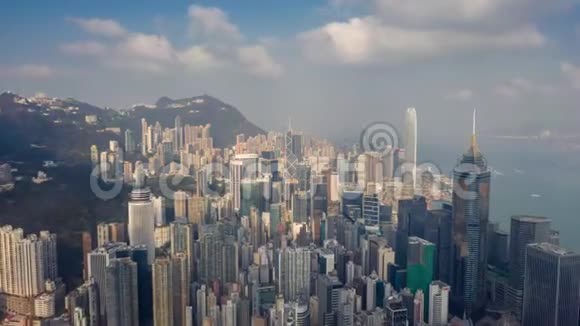 香港2018年5月铜锣湾及维多利亚湾的鸟瞰图住宅及写字楼及摩天大楼视频的预览图