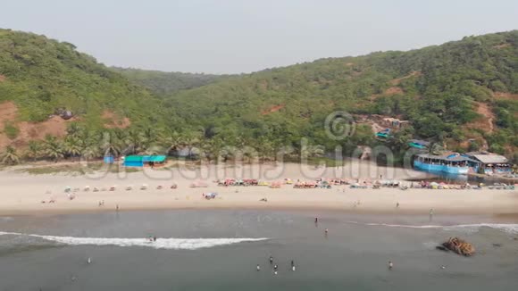鸟瞰果阿的卡拉查海滩印度视频的预览图