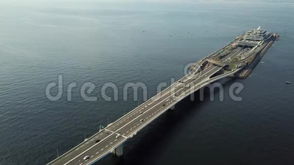 海外高速公路和轨道站Umihotal视频的预览图