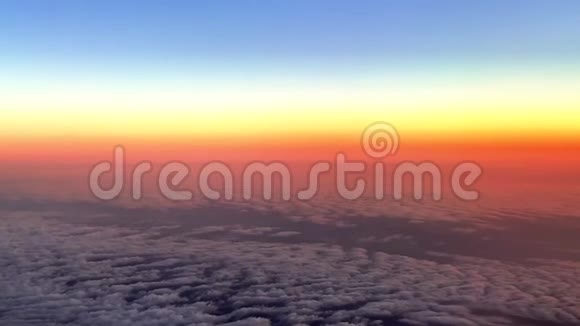 从飞机上看到云和山视频的预览图