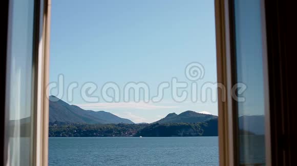 通过关闭窗口查看LagoMaggiore视频的预览图