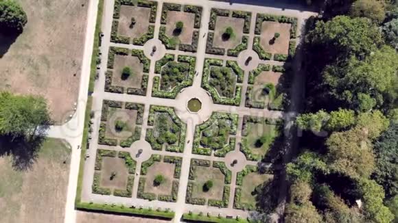 在杜塞尔多夫沃尔斯加特公园玫瑰花园德国空中景色视频的预览图