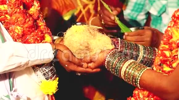 印度婚礼仪式视频的预览图
