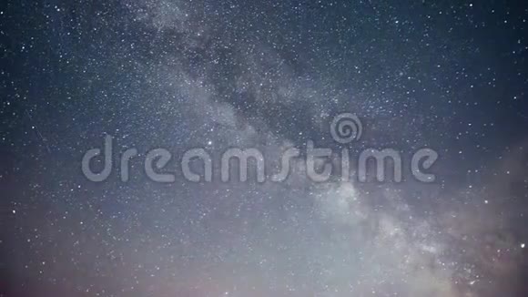 银河系和恒星银河系巨大的长曝光时间延时镜头视频的预览图