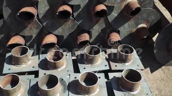 管的金属坯件剪辑不锈钢焊管配件弯头视频的预览图