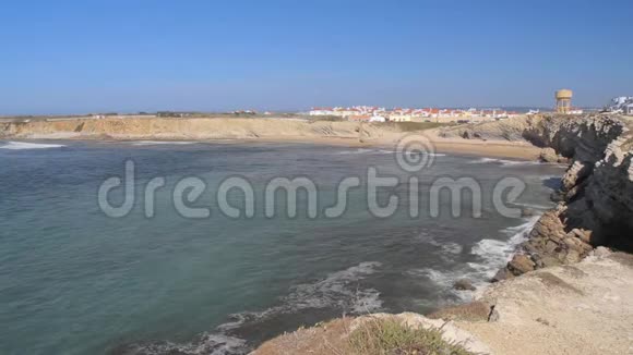 葡萄牙佩尼希美丽的海滩景色视频的预览图