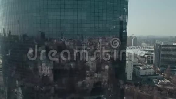 摩天大楼和城市的空中景观视频的预览图