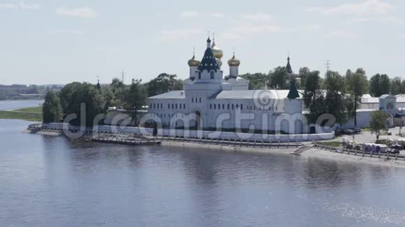 俄罗斯科斯特罗马的艾帕蒂耶夫修道院视频的预览图
