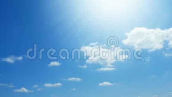 蓝天白云的时间流逝视频的预览图