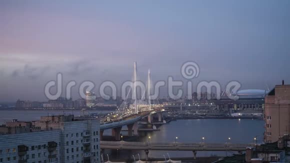 俄罗斯圣彼得堡斜拉桥日落时间4K视频的预览图