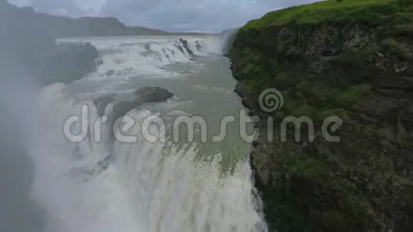 冰岛的复式瀑布Gullfoss安德列夫视频的预览图