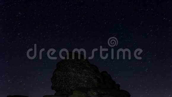 波塞基的狮身人面像在波塞基高原夜空晴朗视频的预览图