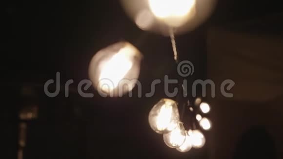 户外灯泡视频的预览图
