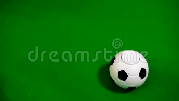 足球和电视传播的抽象表述视频的预览图