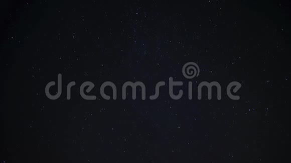 夜空中繁星满天从空中飞过的飞机全帧延时视频的预览图