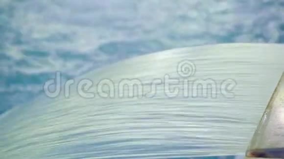 水流入水蒸气浴视频的预览图