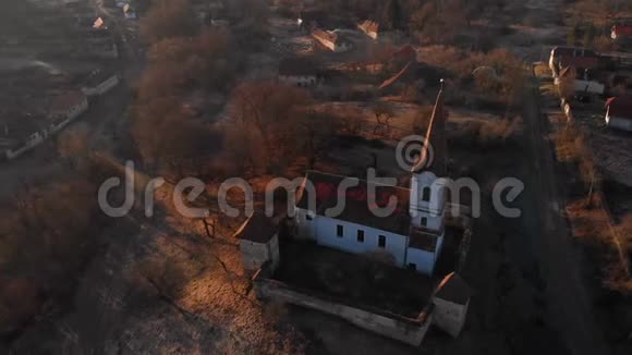 罗马尼亚Gherdeal村的鸟瞰图视频的预览图