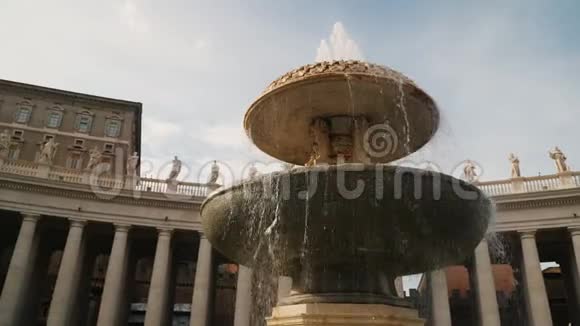 斯坦迪卡姆射击著名的喷泉圣皮埃特罗意大利广场与圣彼得教堂柱在罗马意大利视频的预览图