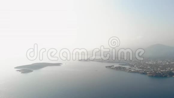 克里特岛空中观景从海上飞向克里特岛4K视频的预览图
