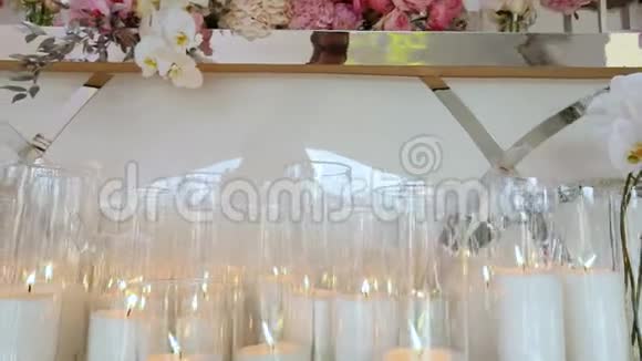 婚礼装饰中的蜡烛婚礼仪式的装饰视频的预览图