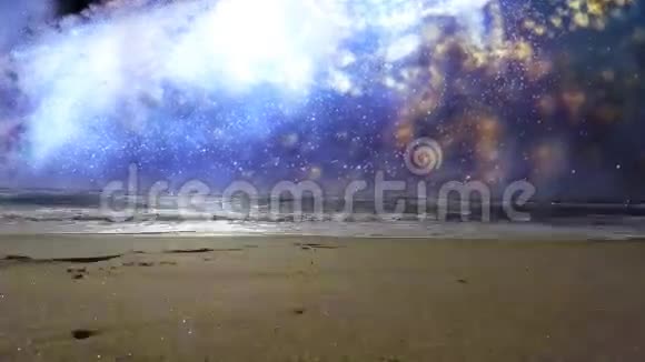 地平线上有海有空的海滩视频的预览图