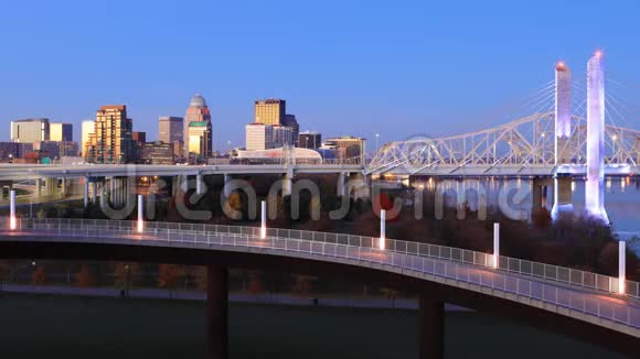 肯塔基州路易斯维尔黎明时分视频的预览图