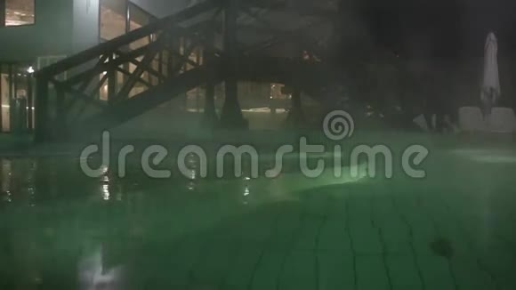 夜桥温泉视频的预览图