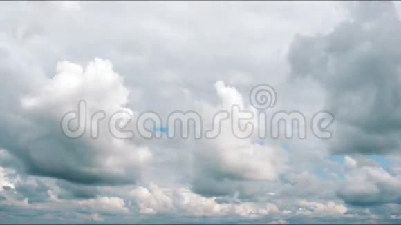 暴风骤雨的云层视频的预览图