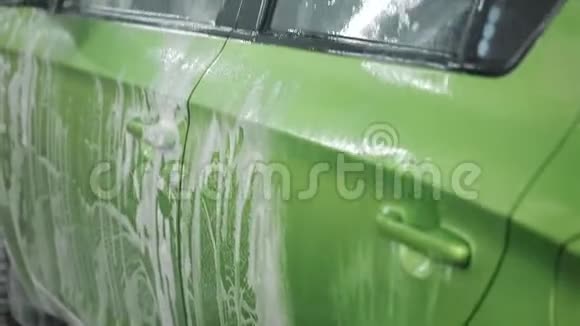 室内洗车采用无触摸式洗车视频的预览图