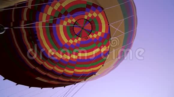 在热空气气球里面视频的预览图