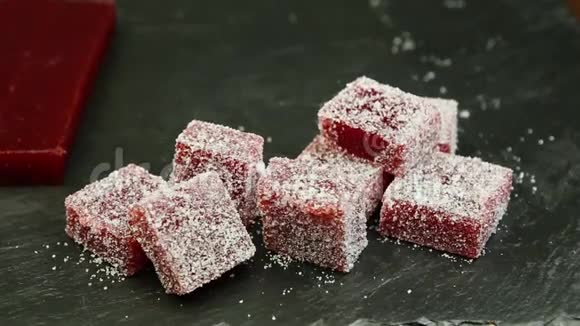 加糖的自制深红果酱集团视频的预览图