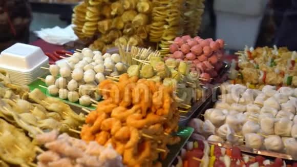 光明街美食越南夜市越南市场越南视频的预览图