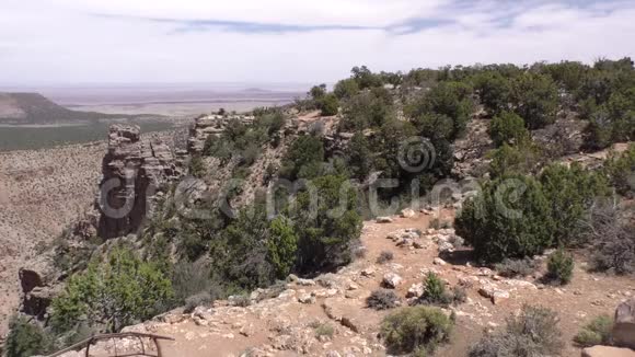 亚利桑那州大峡谷大峡谷南缘的一个岩层视频的预览图