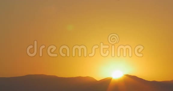 太阳从山后升起视频的预览图