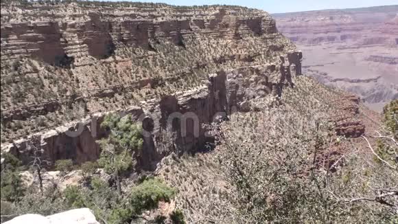 亚利桑那州大峡谷大峡谷南缘的一个岩层视频的预览图