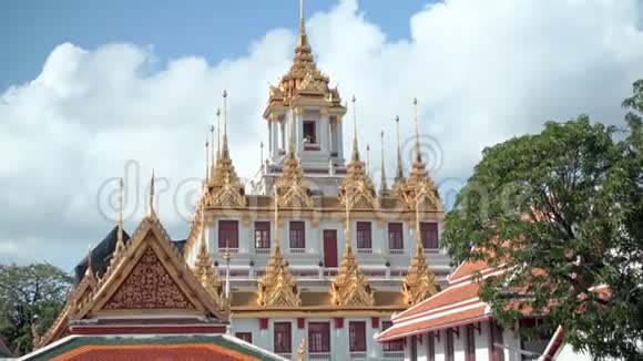曼谷2017年3月美丽的亚洲宫殿金色屋顶视频的预览图