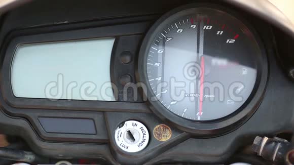 摩托车转速表和RPM表视频的预览图