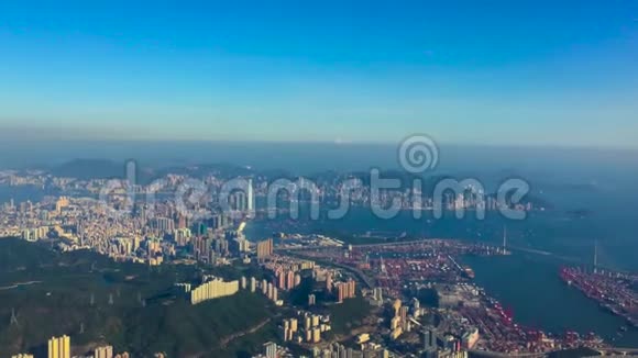 从飞机降落时从飞机上拍摄的香港城市景色视频的预览图