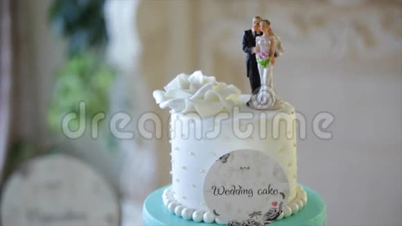 婚礼蛋糕的顶部视频的预览图