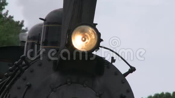 火车车头灯视频的预览图