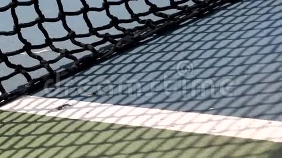 网球网蓝色白色绿色和黑色视频的预览图