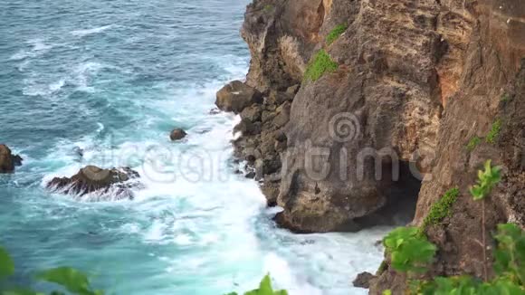 乌卢瓦图受欢迎的旅游目的地巴厘岛印度尼西亚视频的预览图