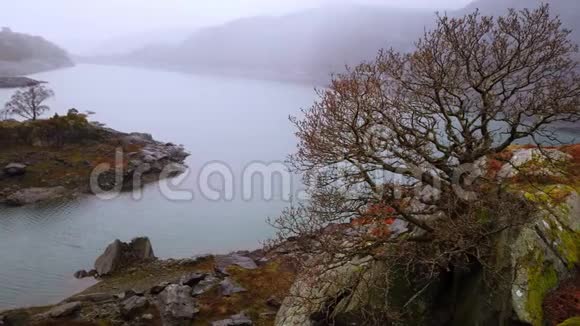 威尔士斯诺多尼亚国家公园的电山湖视频的预览图