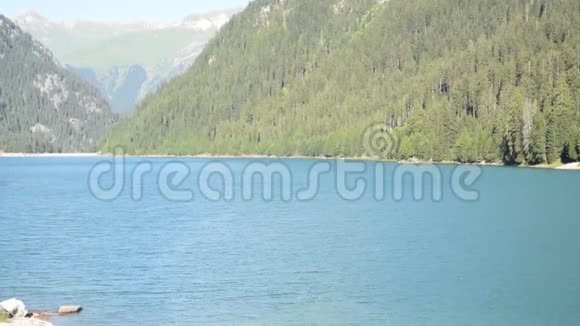 瑞士的山湖视频的预览图