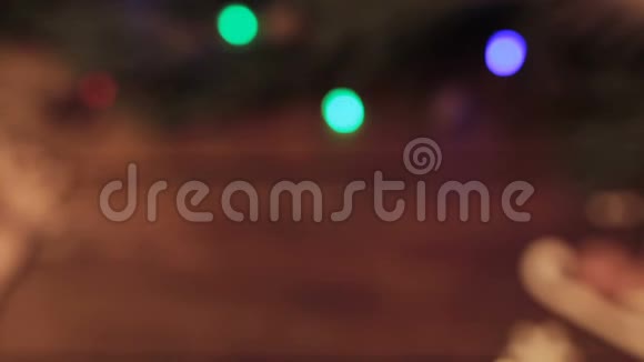 选择性聚焦节日圣诞木制背景视频的预览图